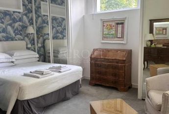 Villa-Parioli: Beautiful independent house with large private garden and terraces. Spacious living, formal dining, study-music room, sun room, 5 bedrooms, 4 bathrooms, parking. rif 163