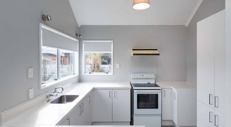 Private West side property - Photo 3