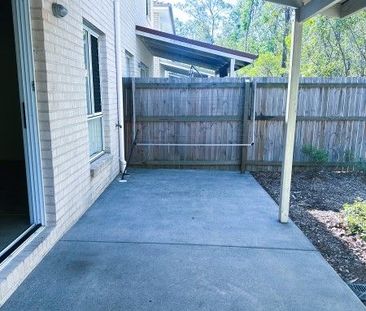 Welcome to Warner Outlook - 4 Bedrooms, 3 Bathrooms, Double Lock up... - Photo 5