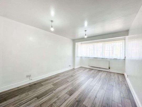 Maidstone Road, London, N11 - Photo 1