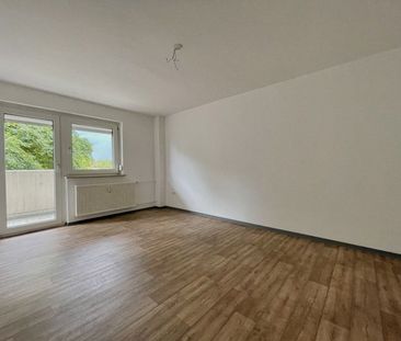 Geräumige 2-Zi.-Wohnung mit Balkon! - Photo 2