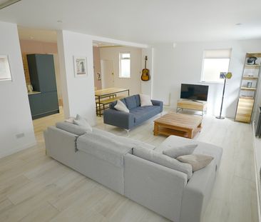 3 Bed Semi-Detached House, Burnt Ash Hill, SE12 - Photo 5