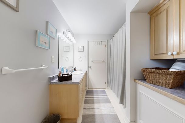 For Lease - 5177 Reeves Road, Burlington, Ontario - Photo 1