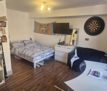 6 bedroom private hall to rent - Photo 4