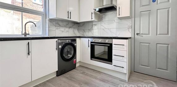 House share to rent - Photo 2