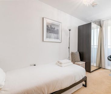 3 bedroom flat to rent - Photo 6