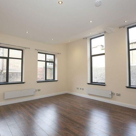 High Street - Photo 1