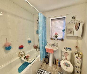 2 bedroom flat - Photo 5