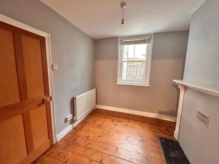2 bedroom terraced house to rent - Photo 4