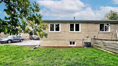 For Lease - 244 Browndale Crescent Unit# Main, Richmond Hill, Ontario - Photo 4