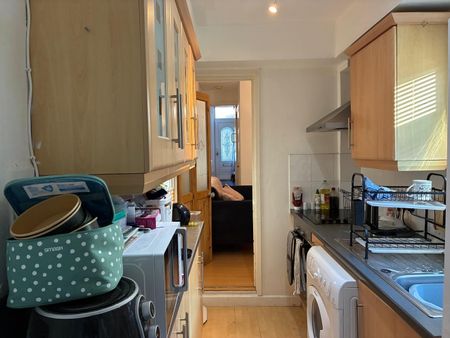 2 Bed Terraced House, Gladys Road, B67 - Photo 2