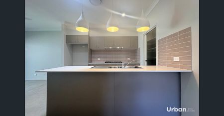 Three Bedroom Duplex in Chisholm! - Photo 4