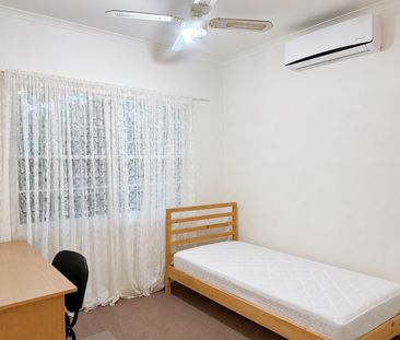 Burwood - Photo 2