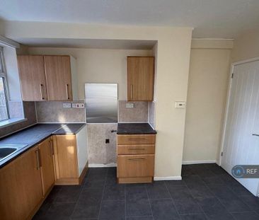 3 bedroom end of terrace house to rent - Photo 4