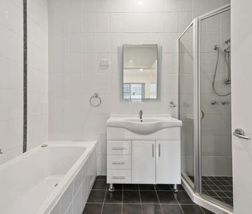 Stunning renovated Villa - (2 bedroom with 3rd bedroom/study option) - Photo 6