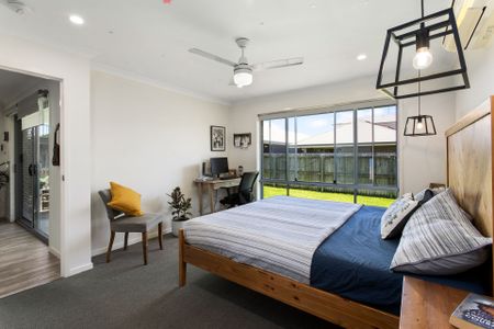 MODERN HOME IN THE CAPESTONE ESTATE - Photo 4