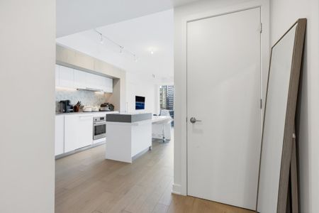 1188 Rue St-Antoine O., app.3708, H3C 1B4, H3C 1B4, Montréal - Photo 5