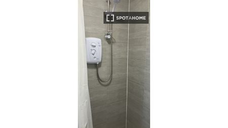 Studio for rent in Castleriada Grove, Dublin - Photo 2