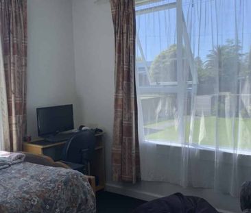 WESTPORT - 2 BEDROOMS - Photo 2