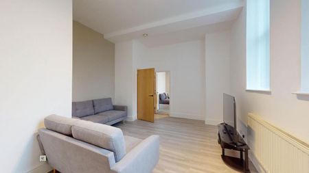 5 bedroom flat to rent - Photo 4