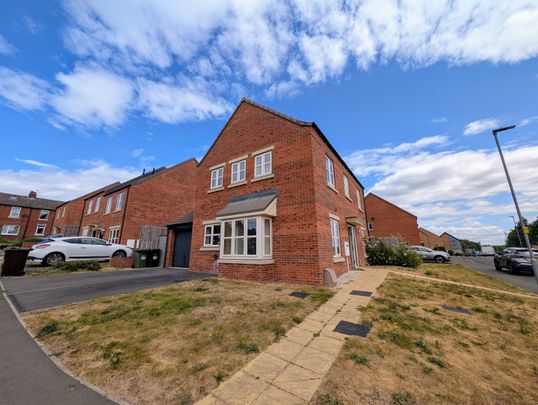 4 bedroom detached house to rent - Photo 1