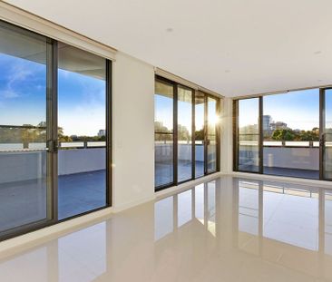 Penthouse Style Living 3bedroom &plus; Study with Huge Entertainers Balcony - Photo 3