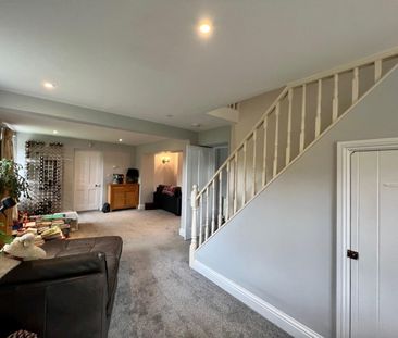 4 bedroom House To Let - Photo 2