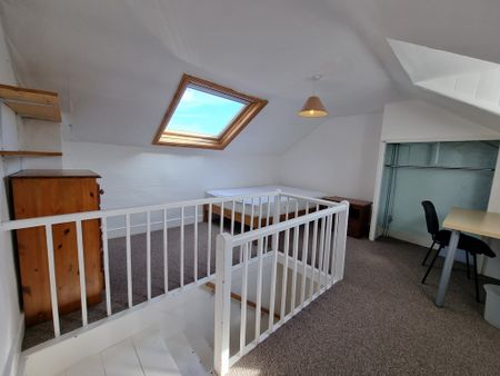 4 Bed Student Accommodation - Photo 3
