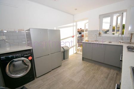 1 bedroom in a flat share to rent - Photo 4
