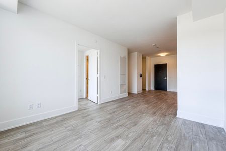 For Lease - 259 The Kingsway N/A Unit# 413, Toronto, Ontario - Photo 2