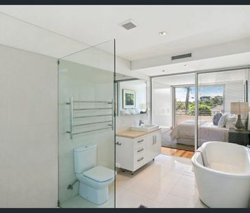 Spacious & Stylish Fully Furnished Designer Home with Pool – Utilit... - Photo 2