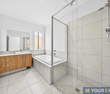 31 Dream Avenue, Cranbourne East, Vic 3977 - Photo 5