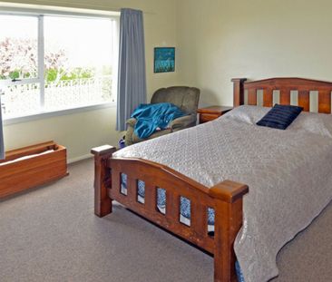 Tidy home in a great location! - Photo 3