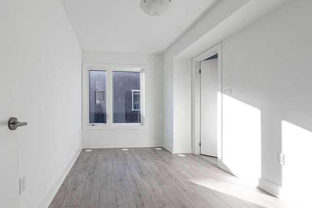 For Lease - 66 Long Branch Avenue Unit# 16, Toronto, Ontario - Photo 1