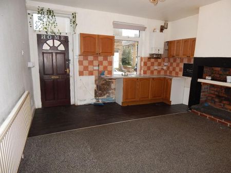 2 bedroom terraced house to rent - Photo 2