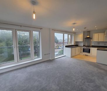2 bedroom flat to rent - Photo 4