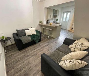 Hawkins Street, L6 - Photo 3