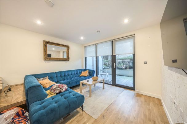 Hawthorne Crescent, Greenwich Peninsula, SE10, London - Photo 1