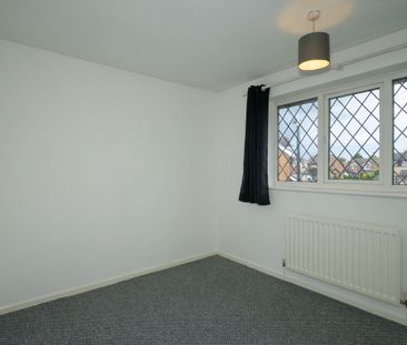 3 bedroom semi-detached to let - Photo 4