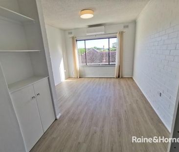 Convenient Living in the Heart of East Gosford! - Photo 3