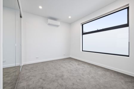 AS NEW TOWNHOUSE - MODERN STYLE LIVING - Photo 2
