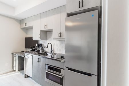92 Hinton Avenue North - 606 - Photo 2