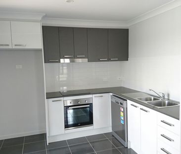 2 / 11A Allawah Street - Photo 6