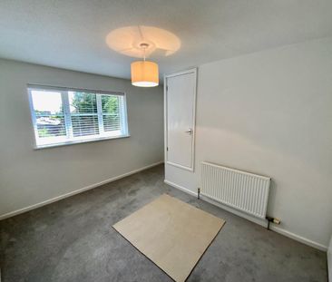 Woodend, Kingswood - Photo 3