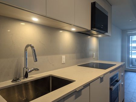 For Lease - 8 Cedarland Drive Unit# 906, Markham, Ontario - Photo 3