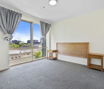 City Apartment in an Unbeatable Location - Photo 2