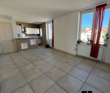 Location Appartement 3 pièces 79m² - Photo 1