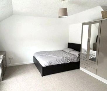 2 bedroom end of terrace house to rent - Photo 4