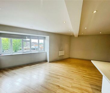 Queens Road, Weybridge, Surrey, KT13 9DL - Photo 2