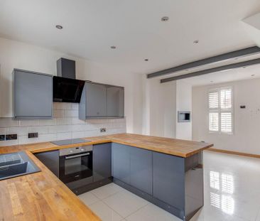 2 bedroom terraced house to rent - Photo 2